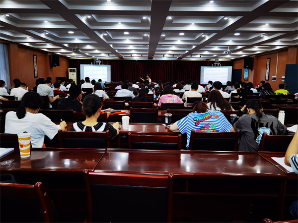 浙江宁波北仑区联谊会举办民办培训机构教师资格证考前培训